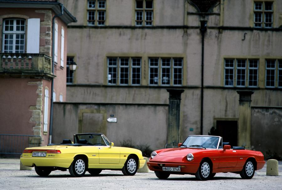 Alfa Romeo Spider 2.0 (115.A1) 1990 года  (фото 23 из 35)